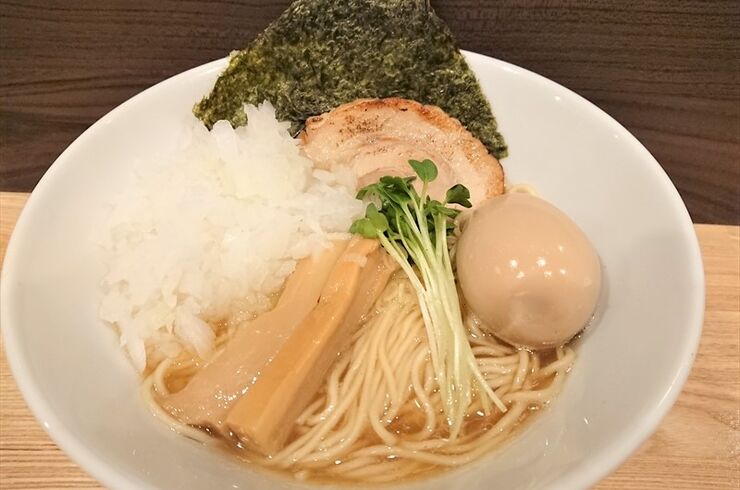 味玉玉ねぎ煮干しそば